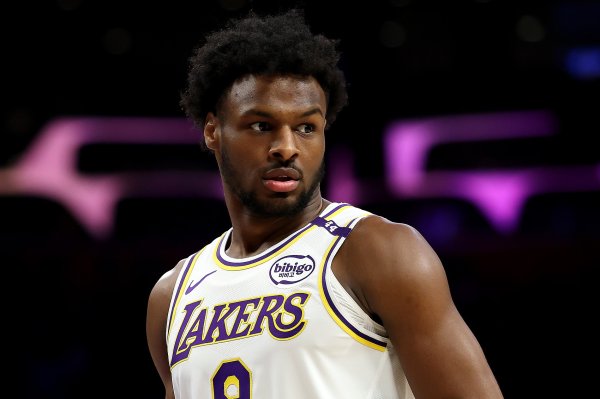 免费配资炒股网址 夸梅吐槽：麦克朗连正式合同都没有 布朗尼被面断三次还能留NBA